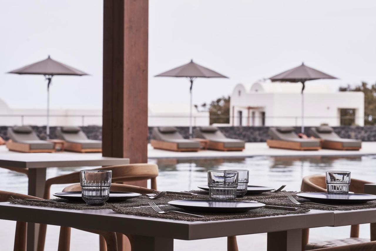 Orama Hotel & Spa ثيرا المظهر الخارجي الصورة The pool at the hotel