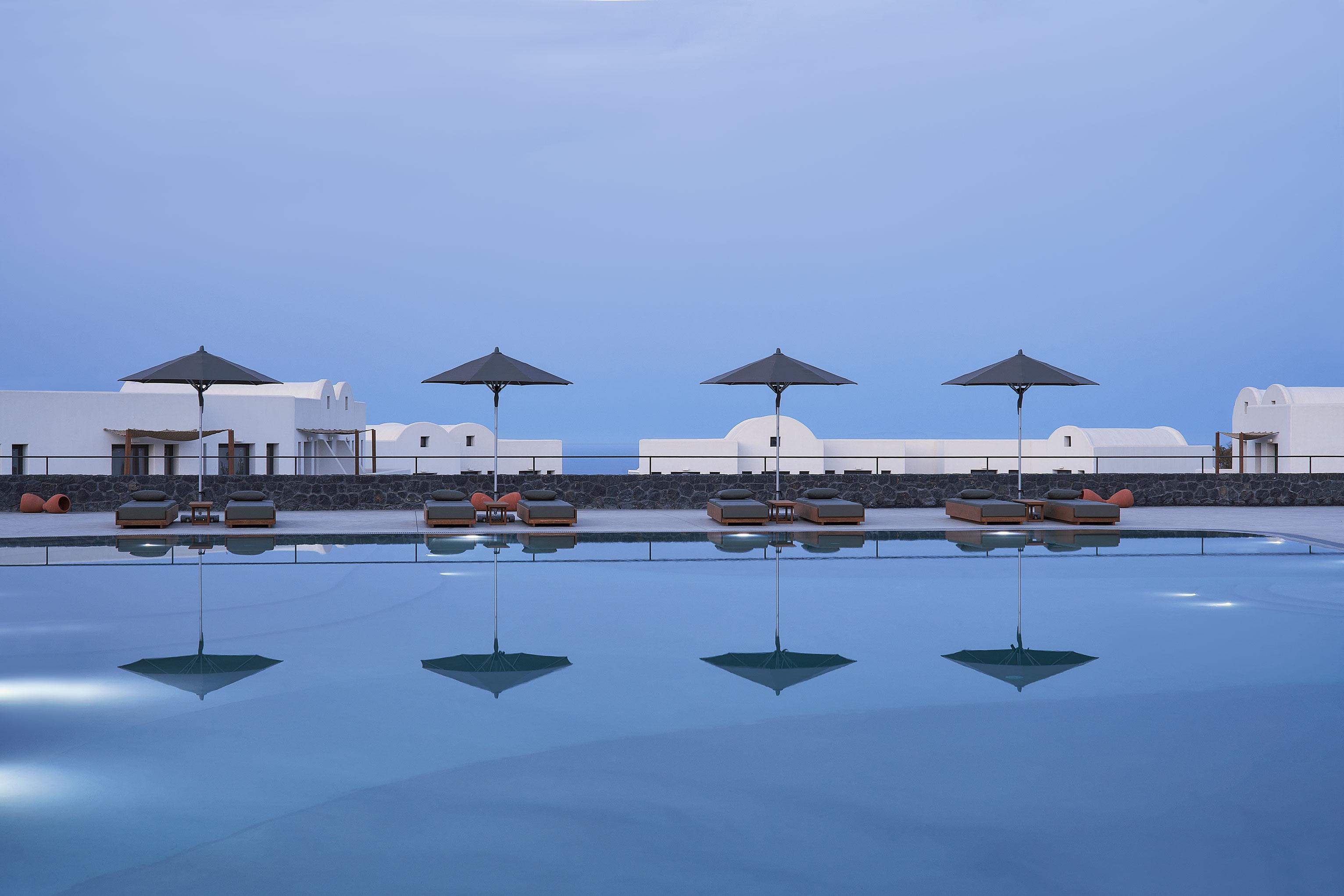 Orama Hotel & Spa ثيرا المظهر الخارجي الصورة The pool at the hotel