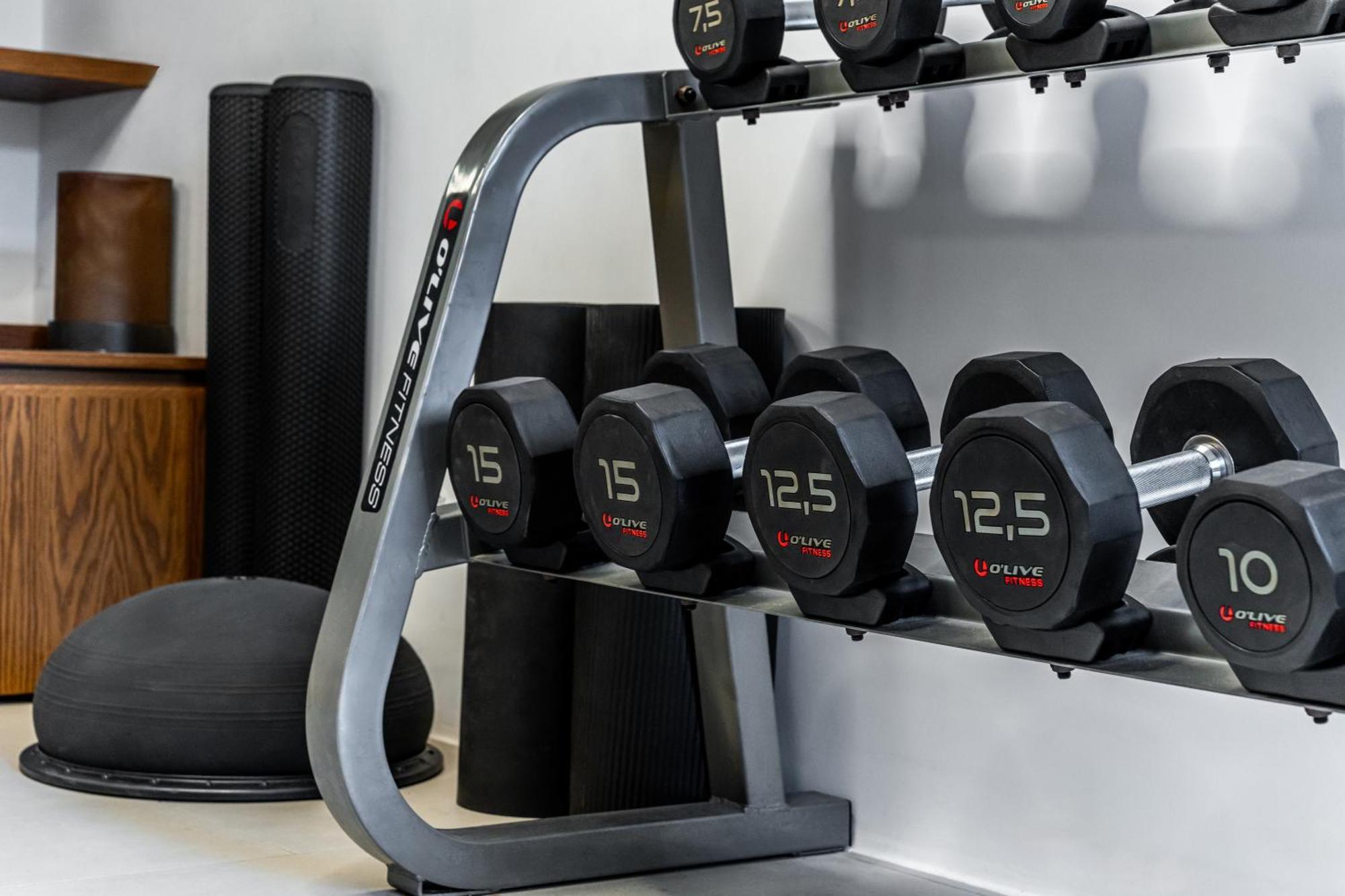 Orama Hotel & Spa ثيرا المظهر الخارجي الصورة Dumbbell rack