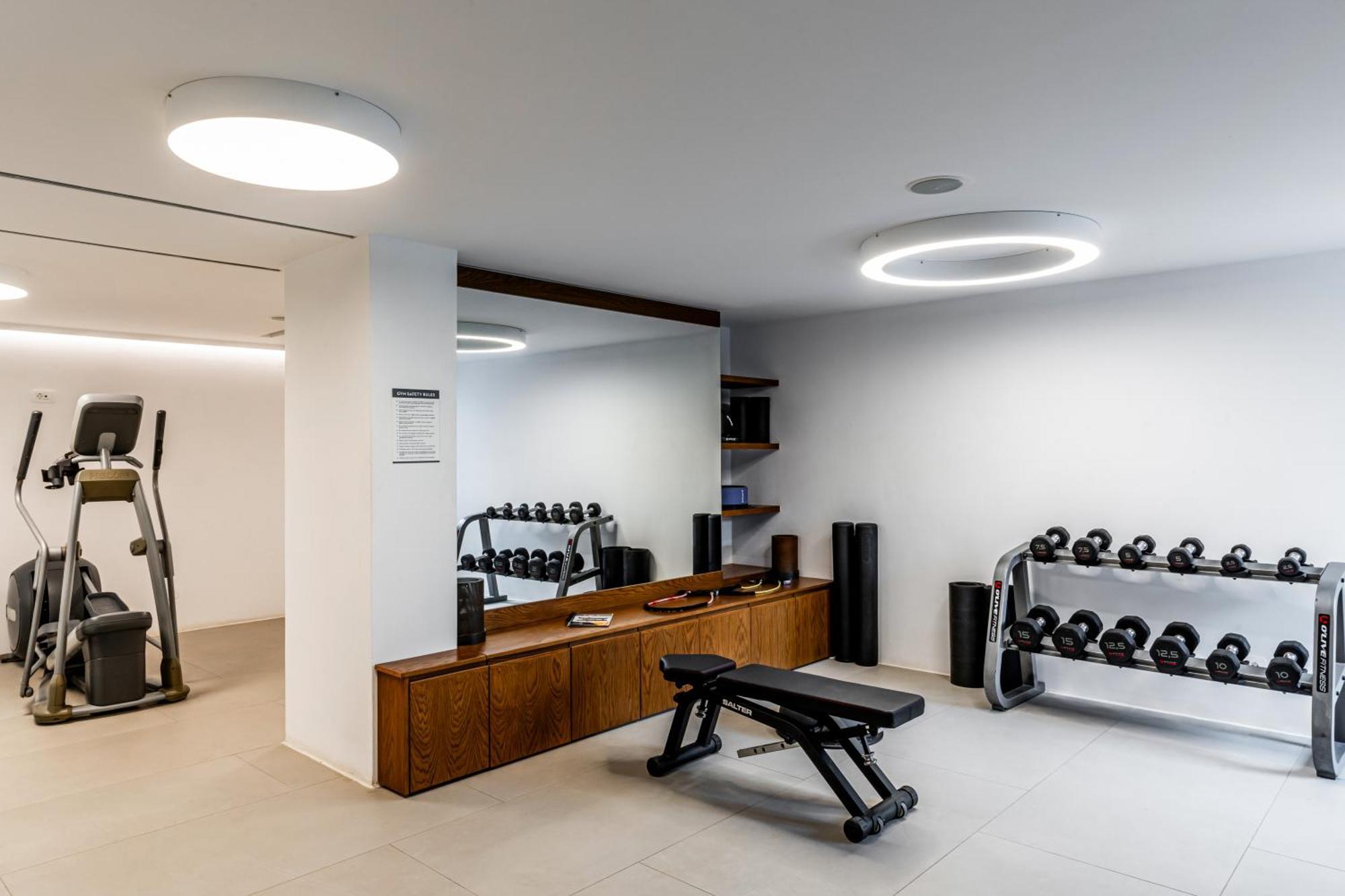 Orama Hotel & Spa ثيرا المظهر الخارجي الصورة Gym