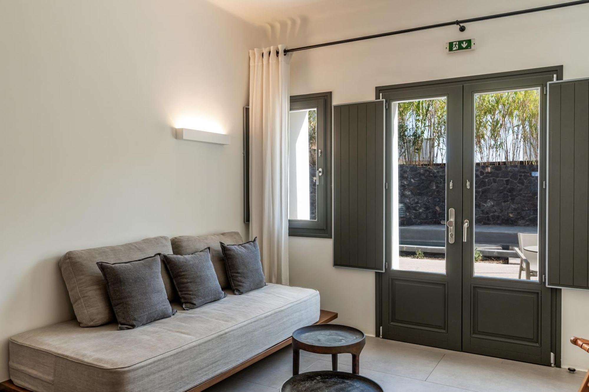Orama Hotel & Spa ثيرا المظهر الخارجي الصورة Interior of a suite
