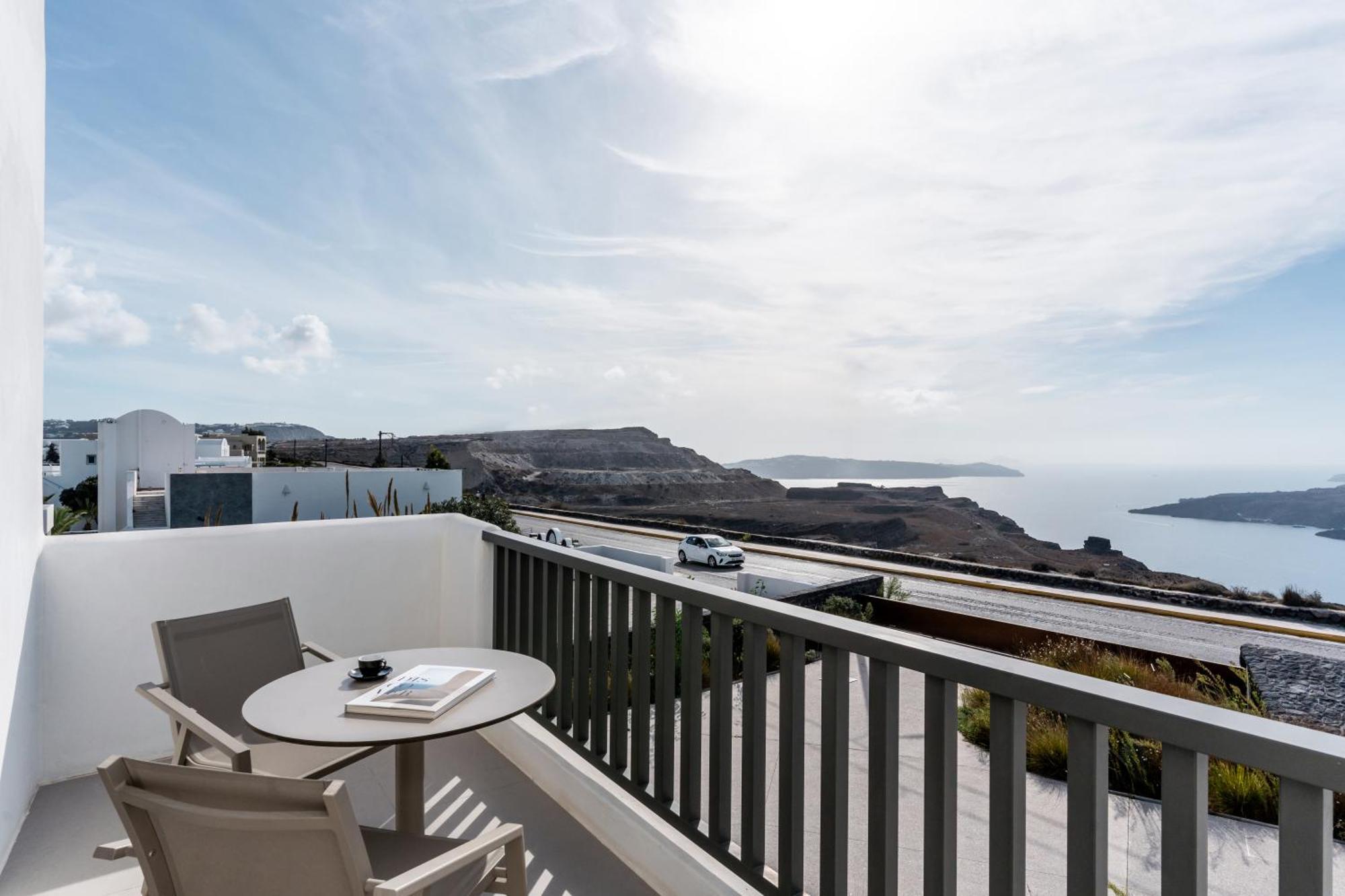 Orama Hotel & Spa ثيرا المظهر الخارجي الصورة A balcony